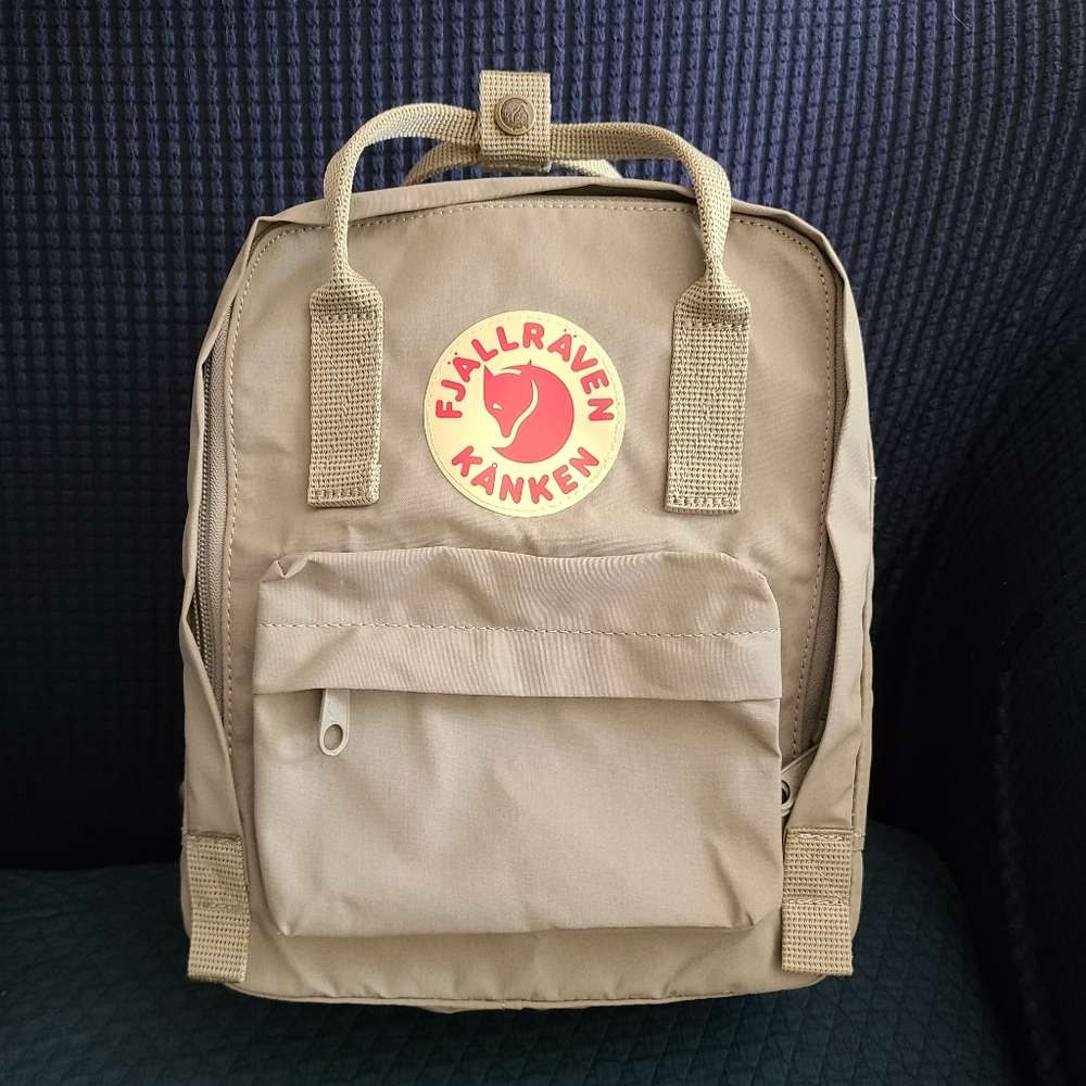 Fjallraven Kanken mini bag